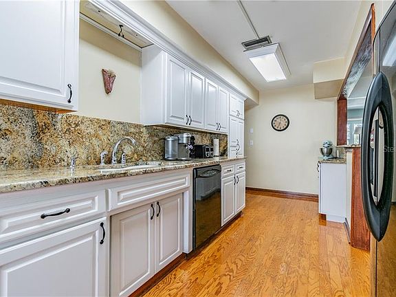 4th image of 10221 N Valle Dr