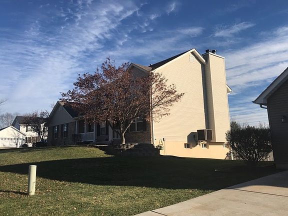 2nd image of 964 Arbor Green Dr