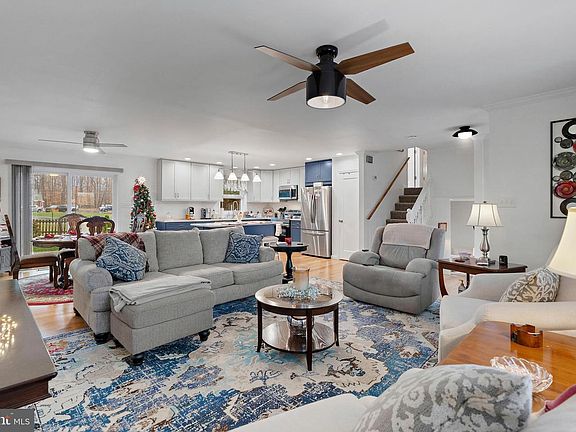 5th image of 302 Goforth Dr