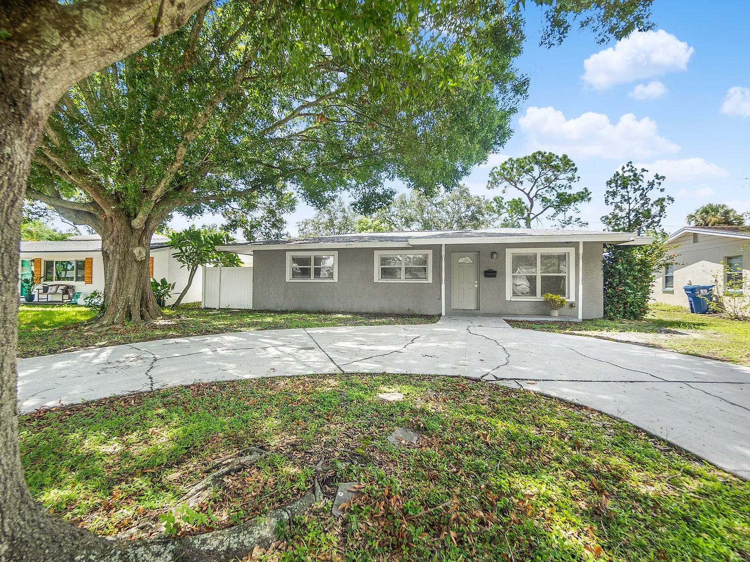 3 bed, 1075 sqft, $3,250 — Photo 1