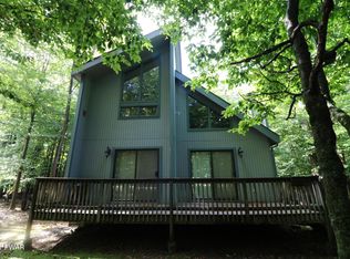 1111 Apache Trl, Gouldsboro, PA 18424