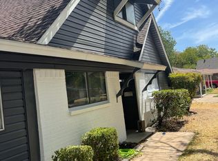 301 SE Robert St, Burleson, TX 76028
