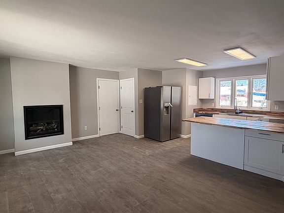 2nd image of 1177 Coppet St