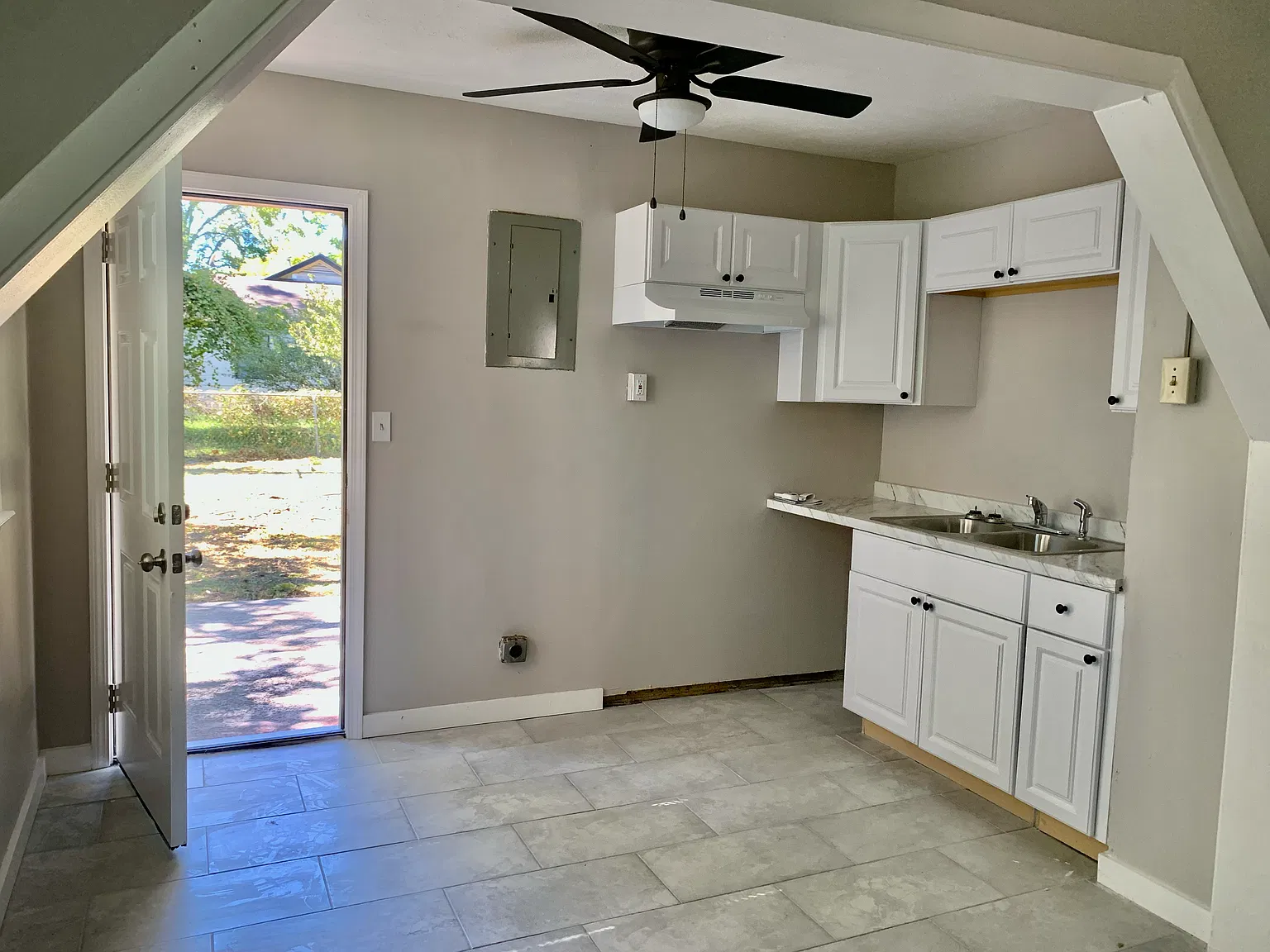 3 bed, 1116 sqft, $1,200 — Photo 4