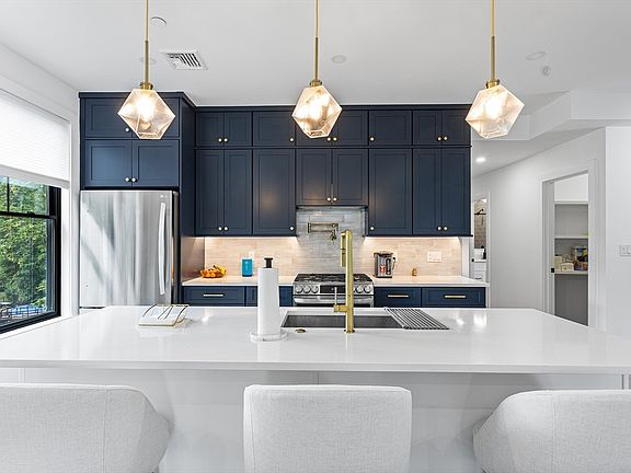 5th image of 12 Bowdoin Ave #4