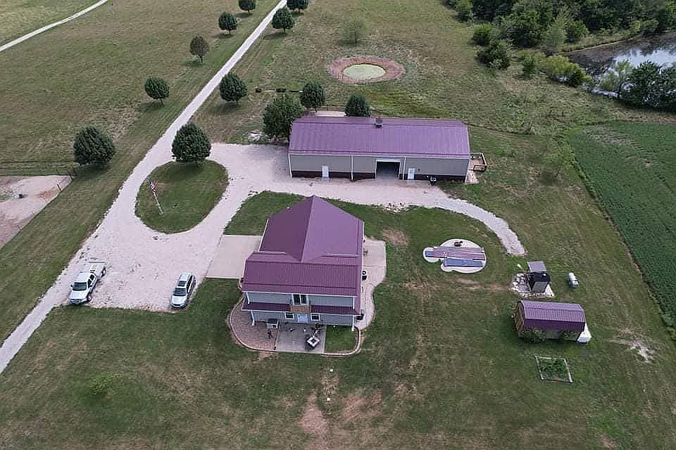 2nd image of 1389 SW 200th Rd