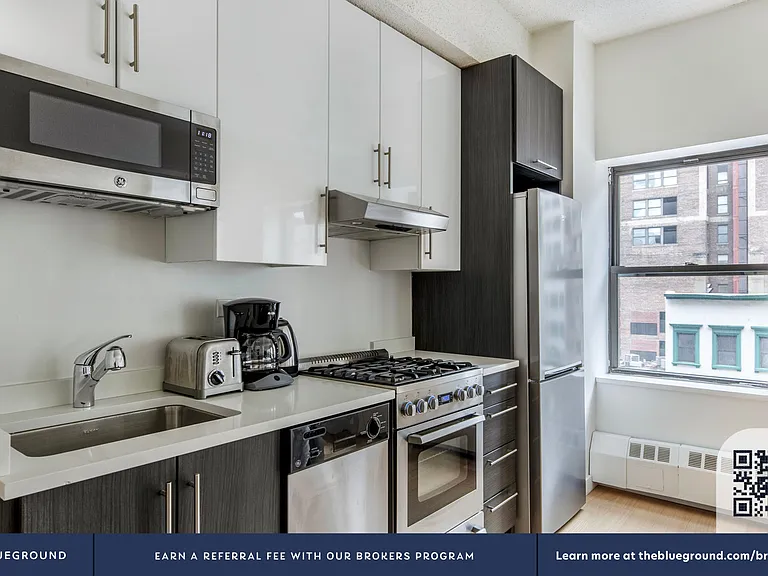 360 W 34th St #5E — Photo 9