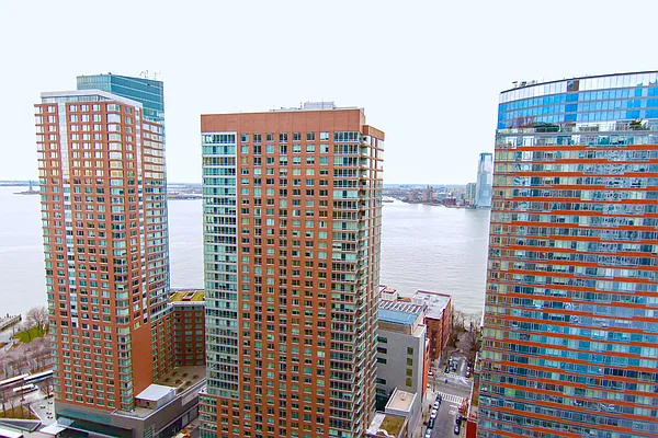 Rented by New York Residence | media 18