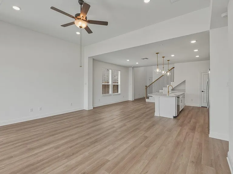 608 Knot Dr — Photo 6