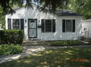 1835 Webster Ln, Des Plaines, IL
