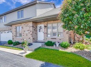 7941 W Tiffany Ct, Palos Hills, IL 60465