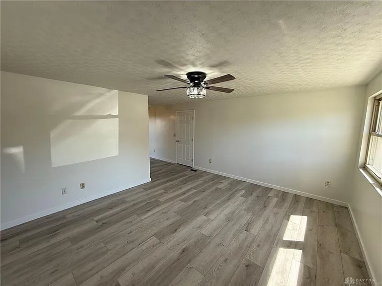 7619 Bassett Dr — Photo 7