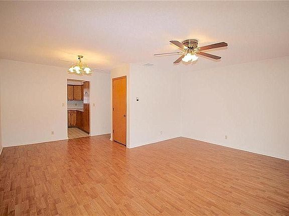 2nd image of 115 S Oak St #17