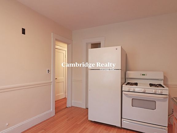 3rd image of 394-396 Mount Auburn St #394T