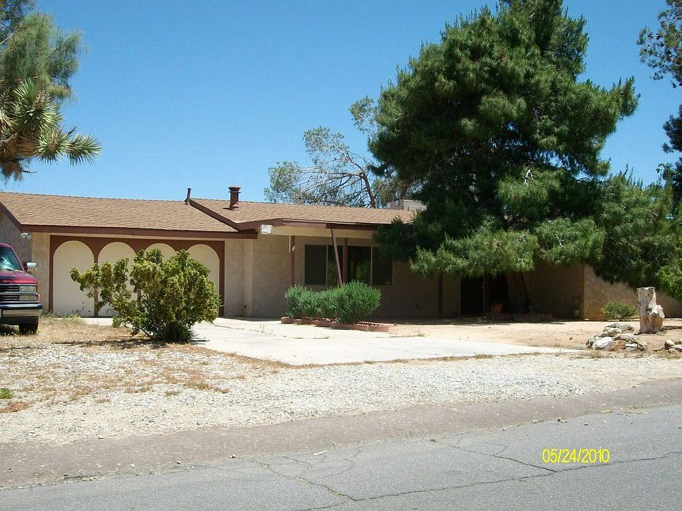 1st image of 7433 Dumosa Ave