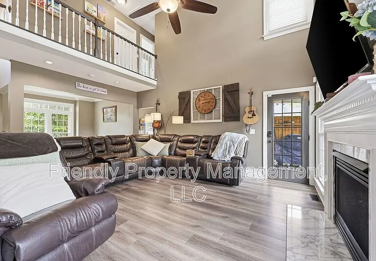 2714 Colton Dr — Photo 16