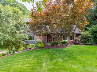 140 Golfview Dr, Canonsburg, PA 15317