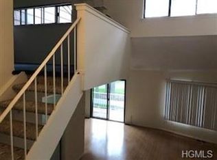 195 Treetop Cir, Nanuet, NY 10954