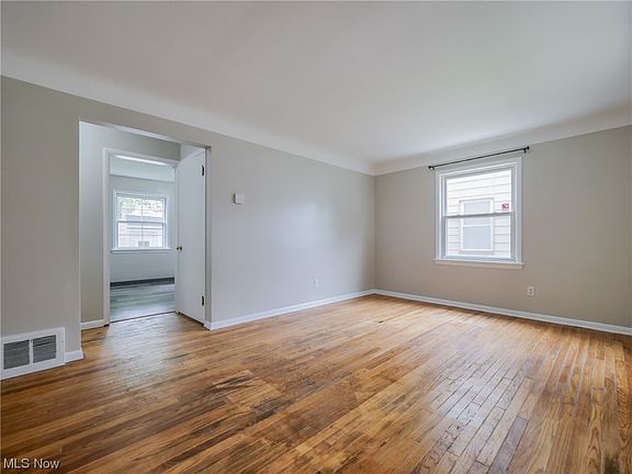 2nd image of 14102 Beech Ave