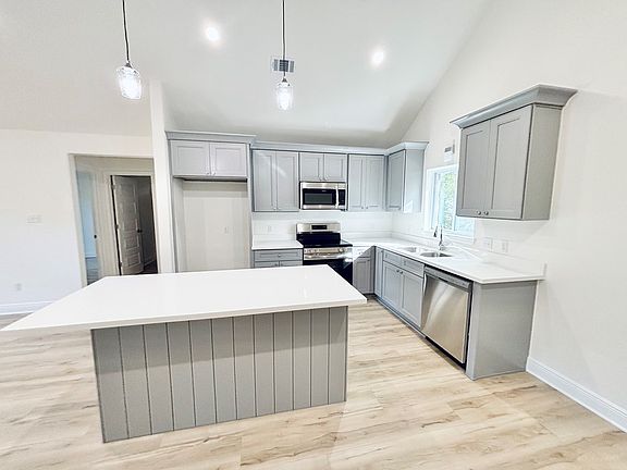 4th image of 38 Island Rd