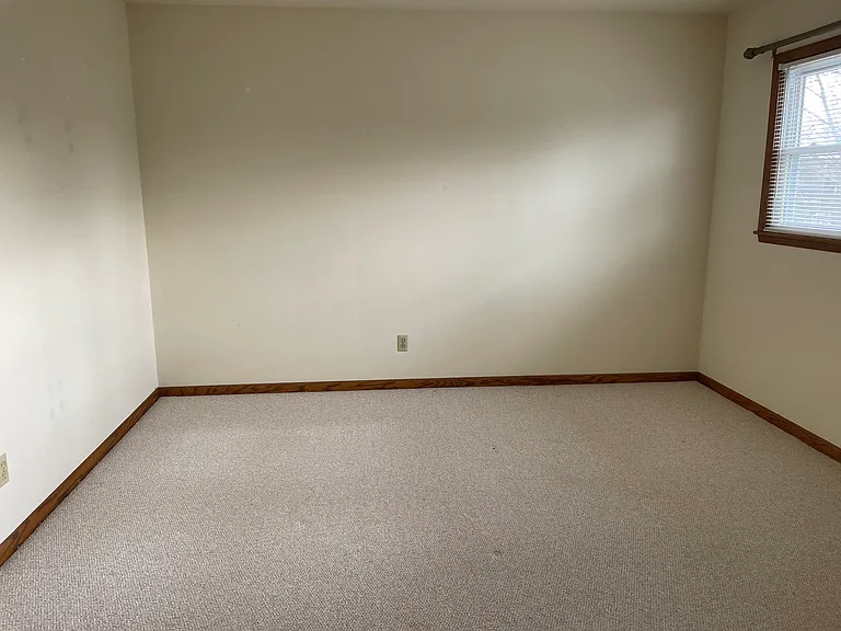 209 W Pierre Ln — Photo 14