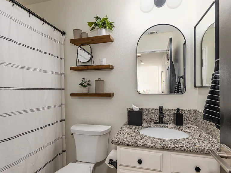 1605 Lisa Ln — Photo 21