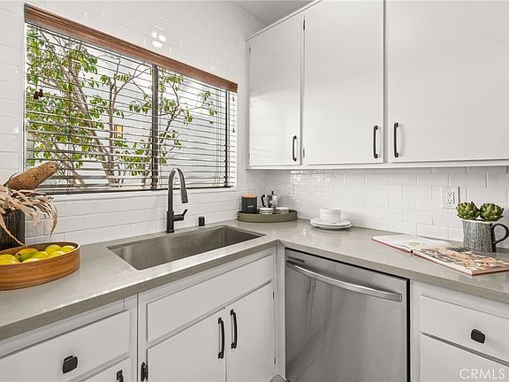 3rd image of 2500 Abbot Kinney Blvd APT 5