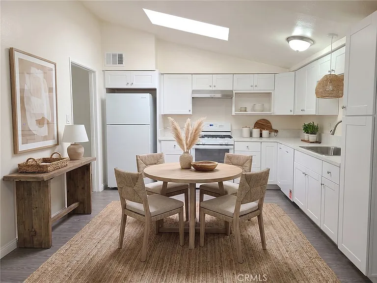 20340 Sherman Way — Photo 2