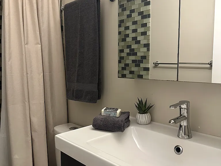 555 Jean St — Photo 9