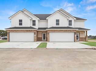 884 Meloreen Dr, Port Neches, TX 77651