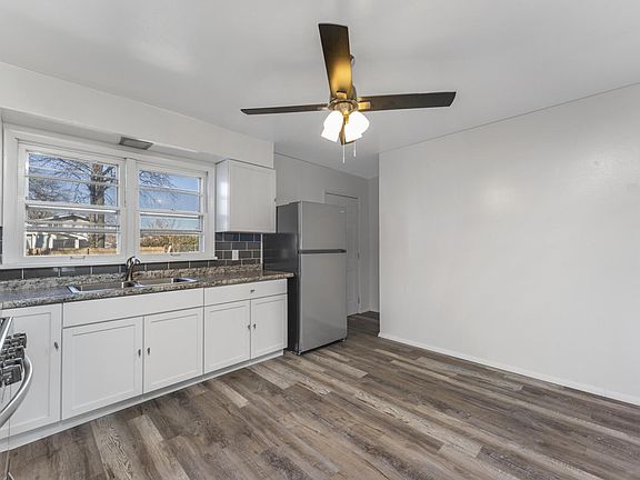 5th image of 127 Elbring Dr