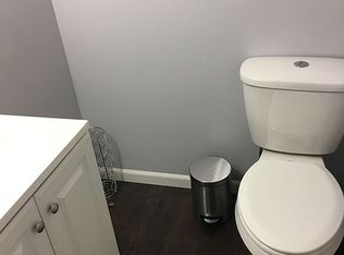 17617 Chisholm Ln, Dumfries, VA 22026