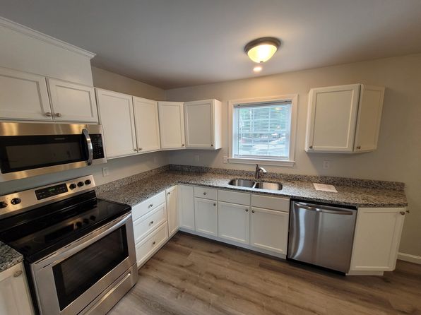 4 Juniper Ln #C, Levant, ME 04456