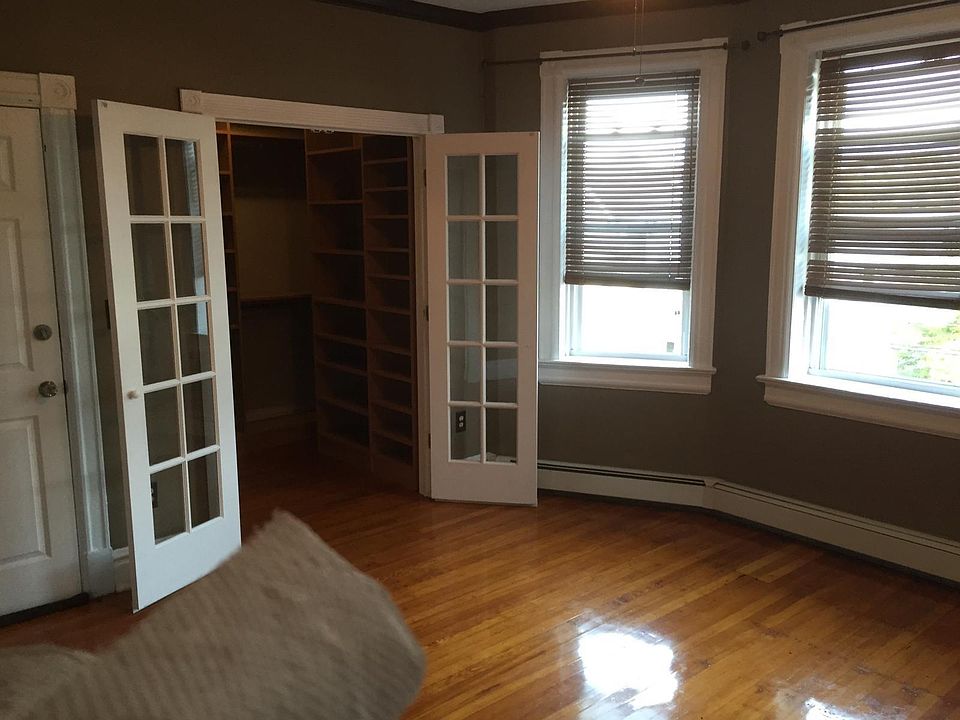 1st image of 874 Van Duzer St #2