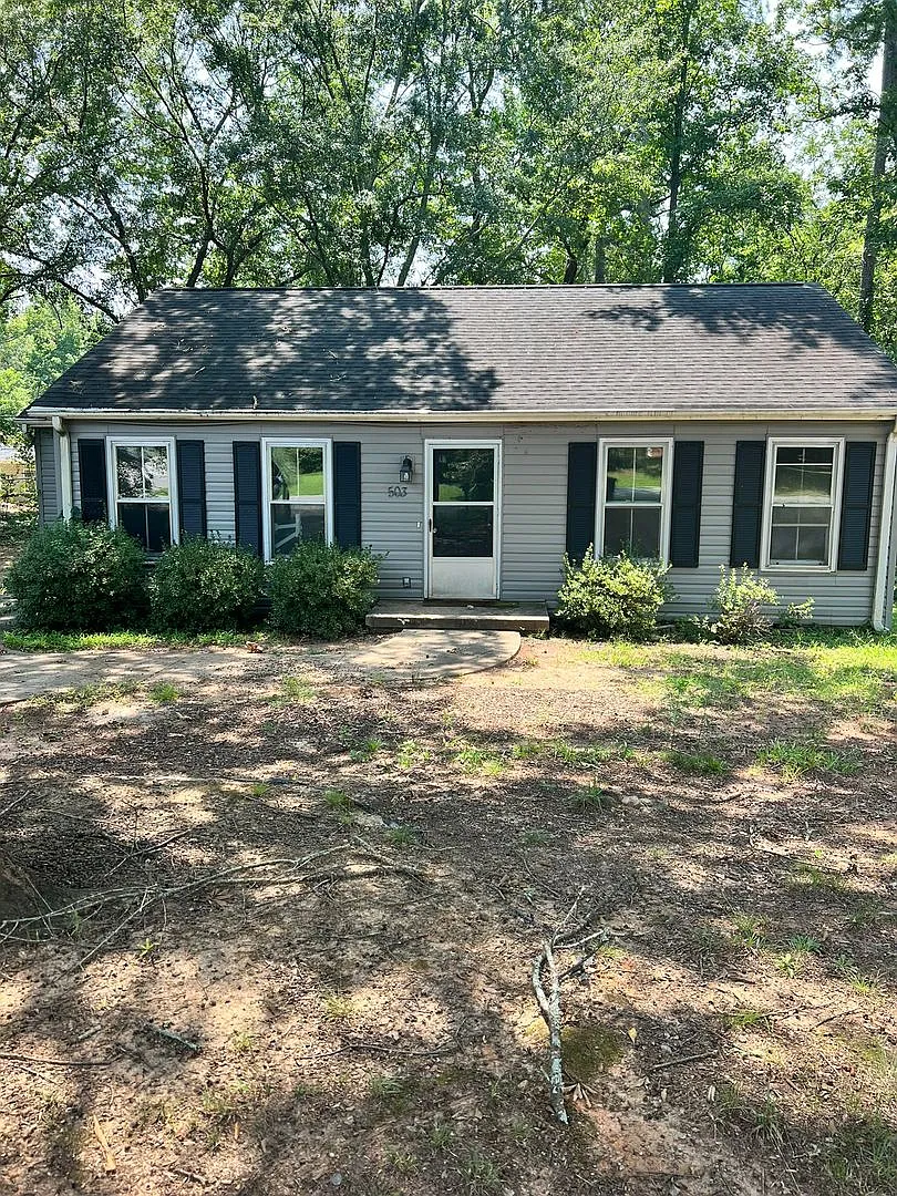 3BD/ 2BA W Fredericks Street — Photo 1