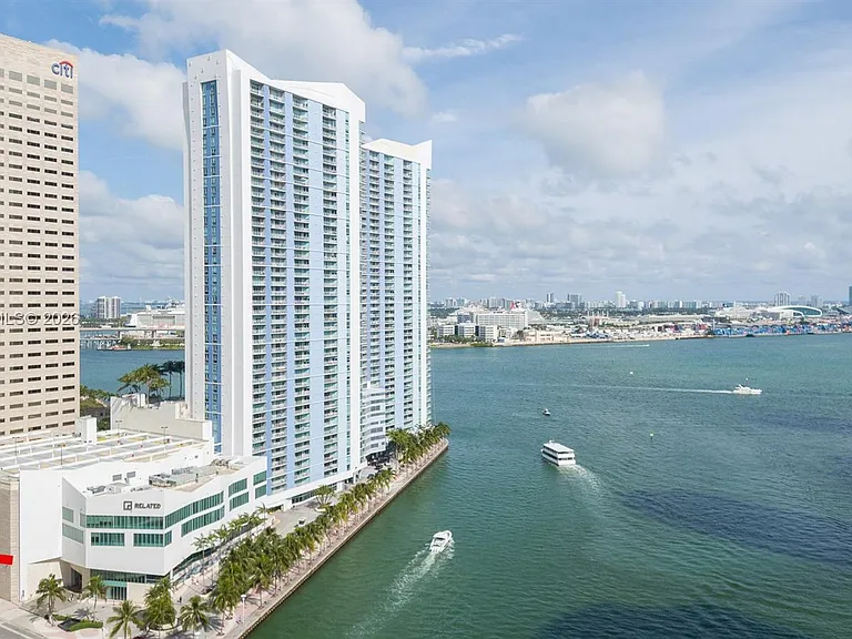 300 S Biscayne Blvd #L-428 — Photo 26
