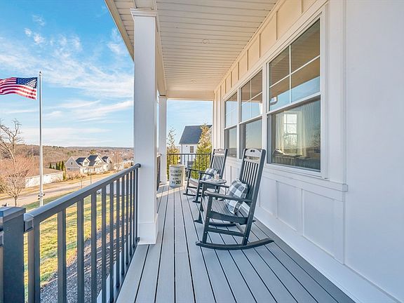 3rd image of 62 Seven Sister Rd