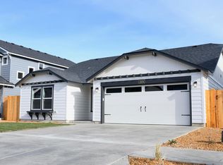 3324 NW 8th St #86, Redmond, OR 97756