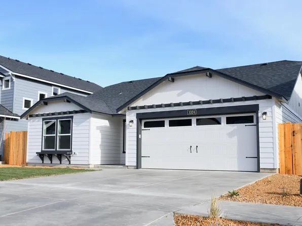 3324 NW 8th St #86, Redmond, OR 97756