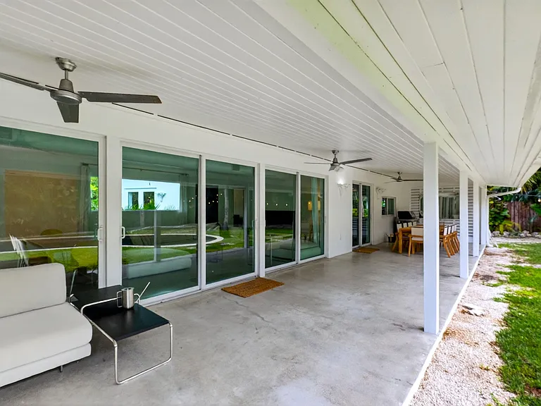 385 Harbor Ct — Photo 15