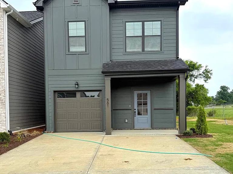 561 Twyla Dr — Photo 1