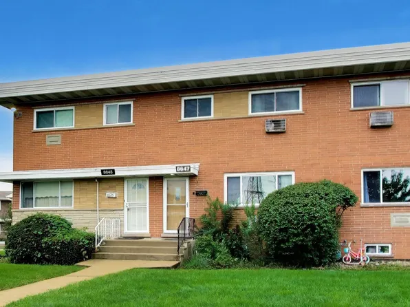 8647 Gregory Ln, Des Plaines, IL 60016