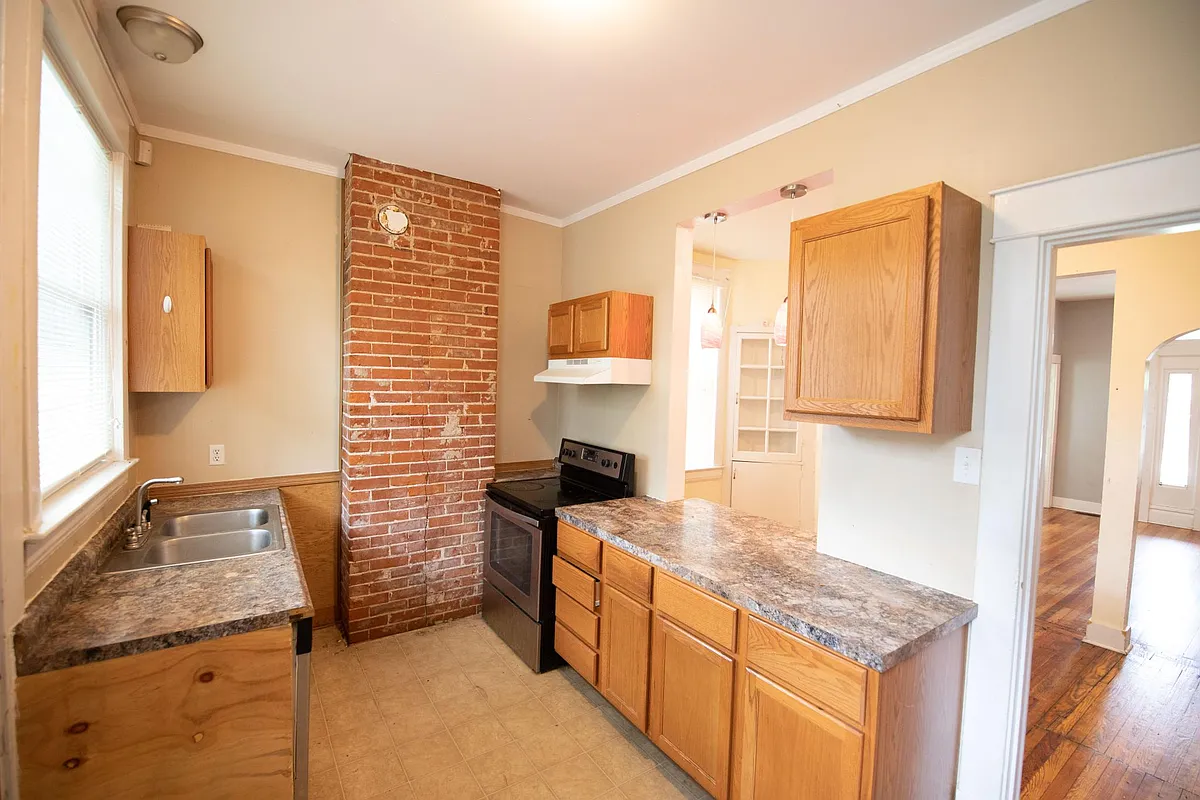 Building Photo - 805 S Sprigg St