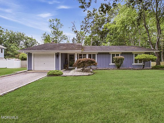 2nd image of 39 Cambridge Drive