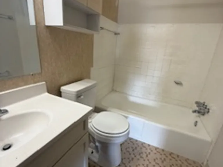 TOWNHOMES AT BLENDON — Photo 29