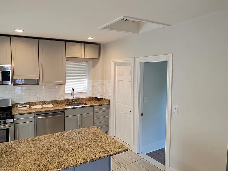 50 Perrin St #3 — Photo 10