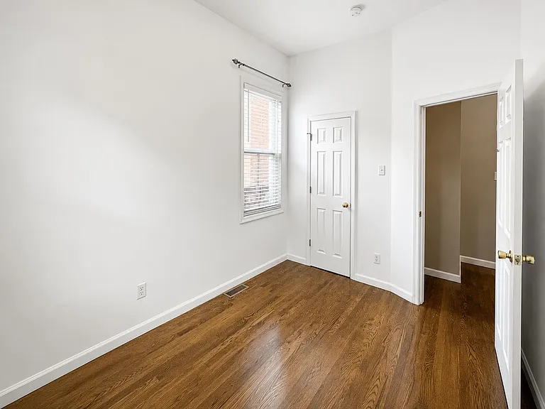 22 E 33rd St #1 — Photo 7