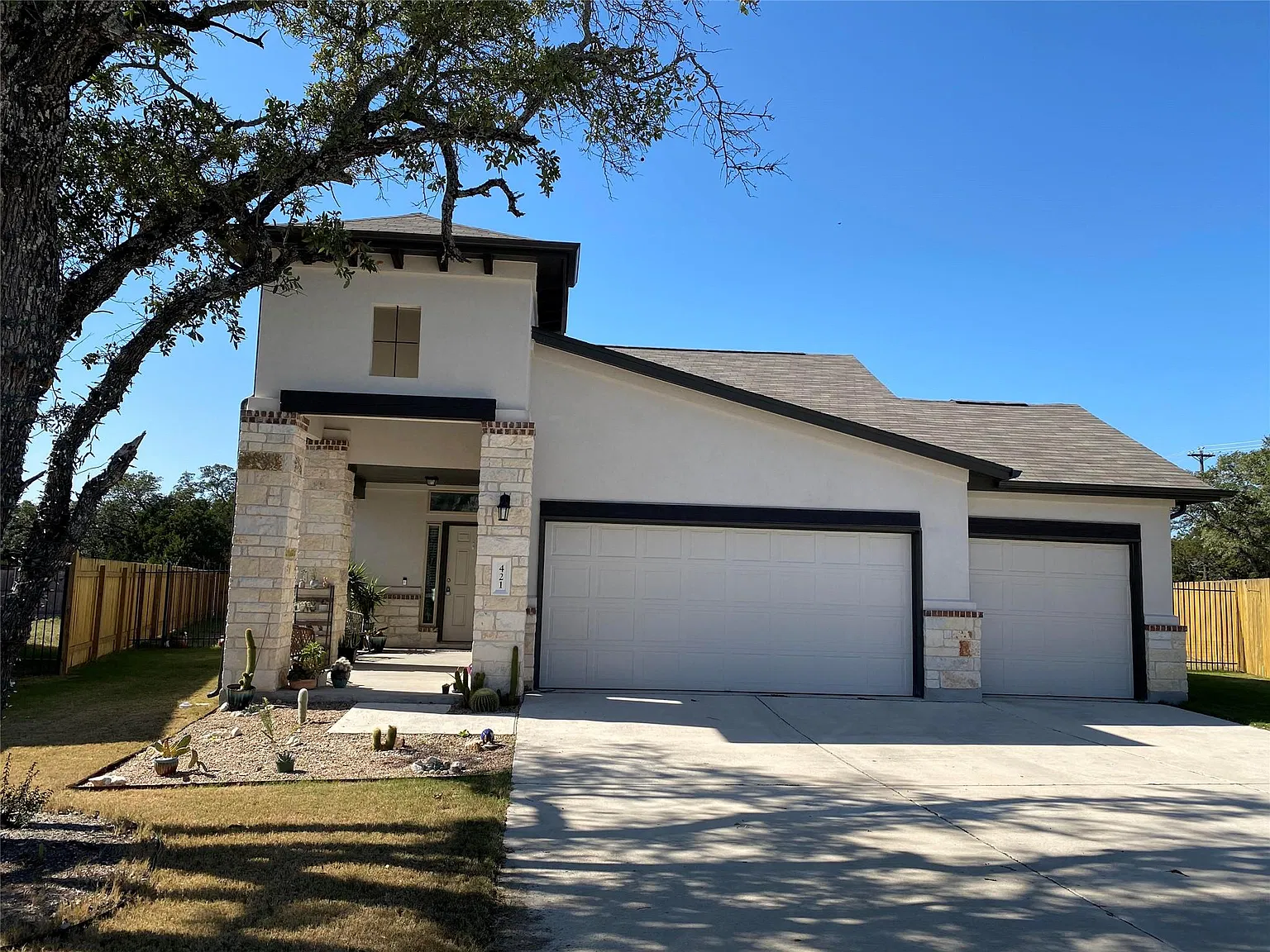 3 bed, 2.0 bath, 1367 sqft, $2,250 — Photo 1