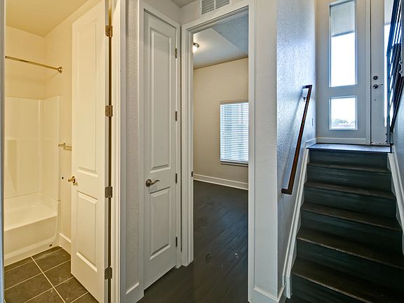 3rd image of 120 E Mississippi Ave