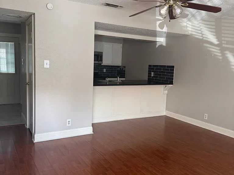 716 W Mulberry St — Photo 31